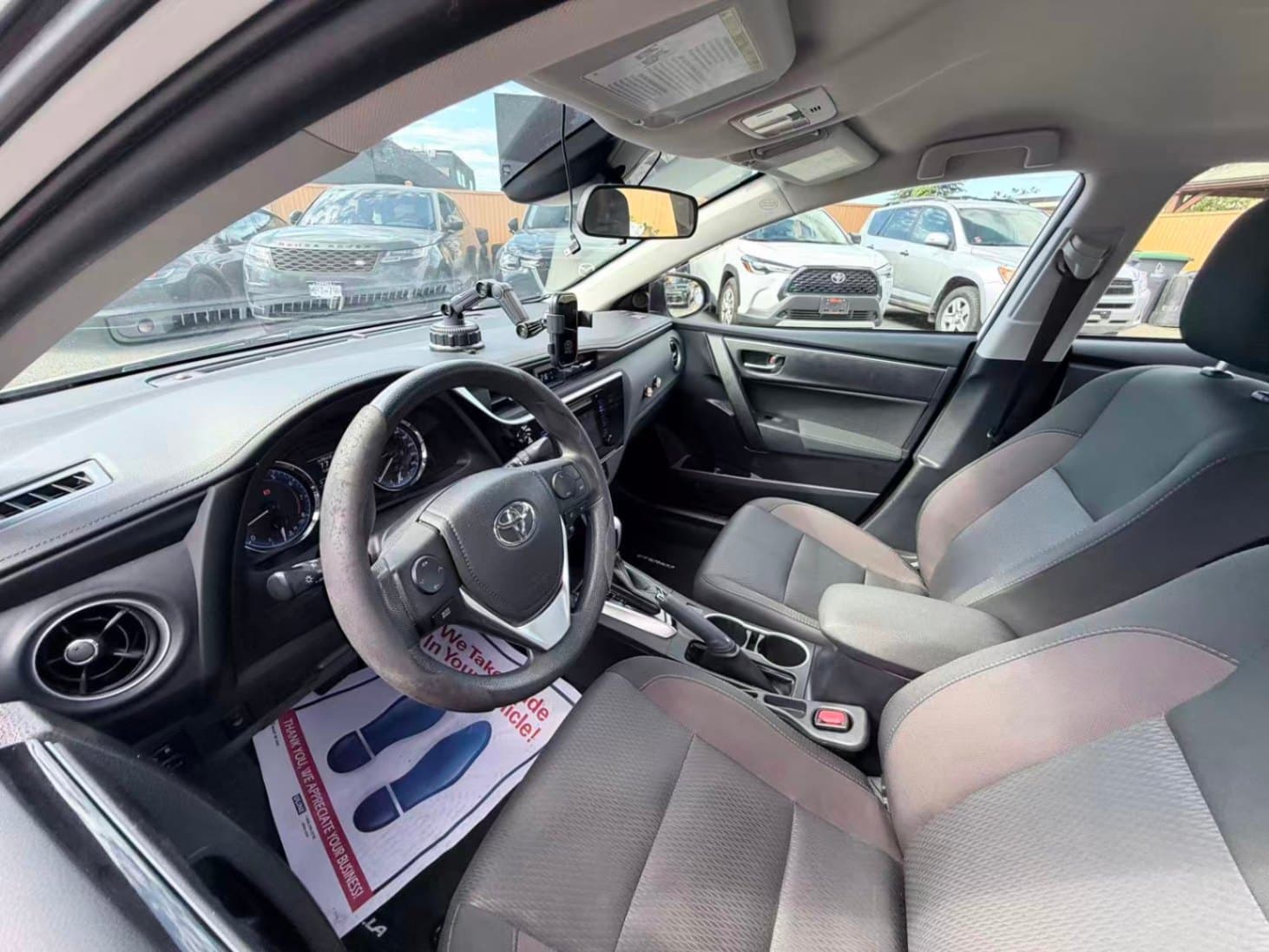 2018 Toyota Corolla LE/ CLEAN TITLE/ LOW MILEAGE