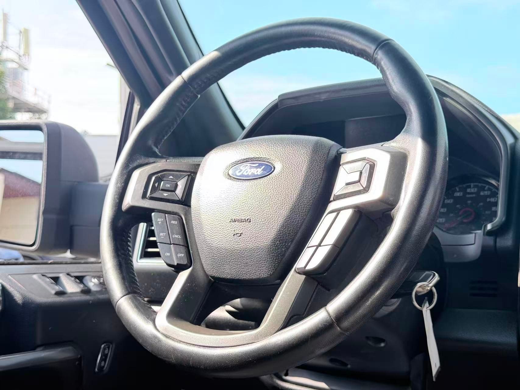 2019 Ford F150 XLT 4WD SuperCrew 5.5' Box/ CLEAN TITLE/ BC LOCAL