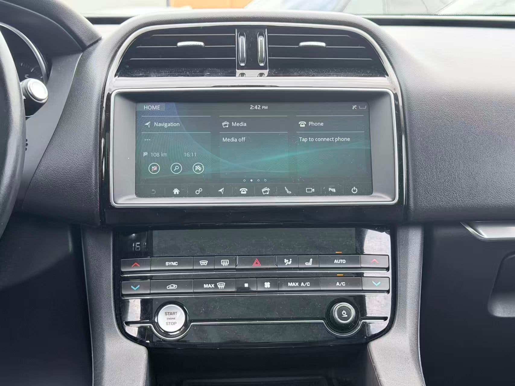 2019 Jaguar F-PACE 25t AWD Premium/ CLEAN TITLE/ BC LOCAL