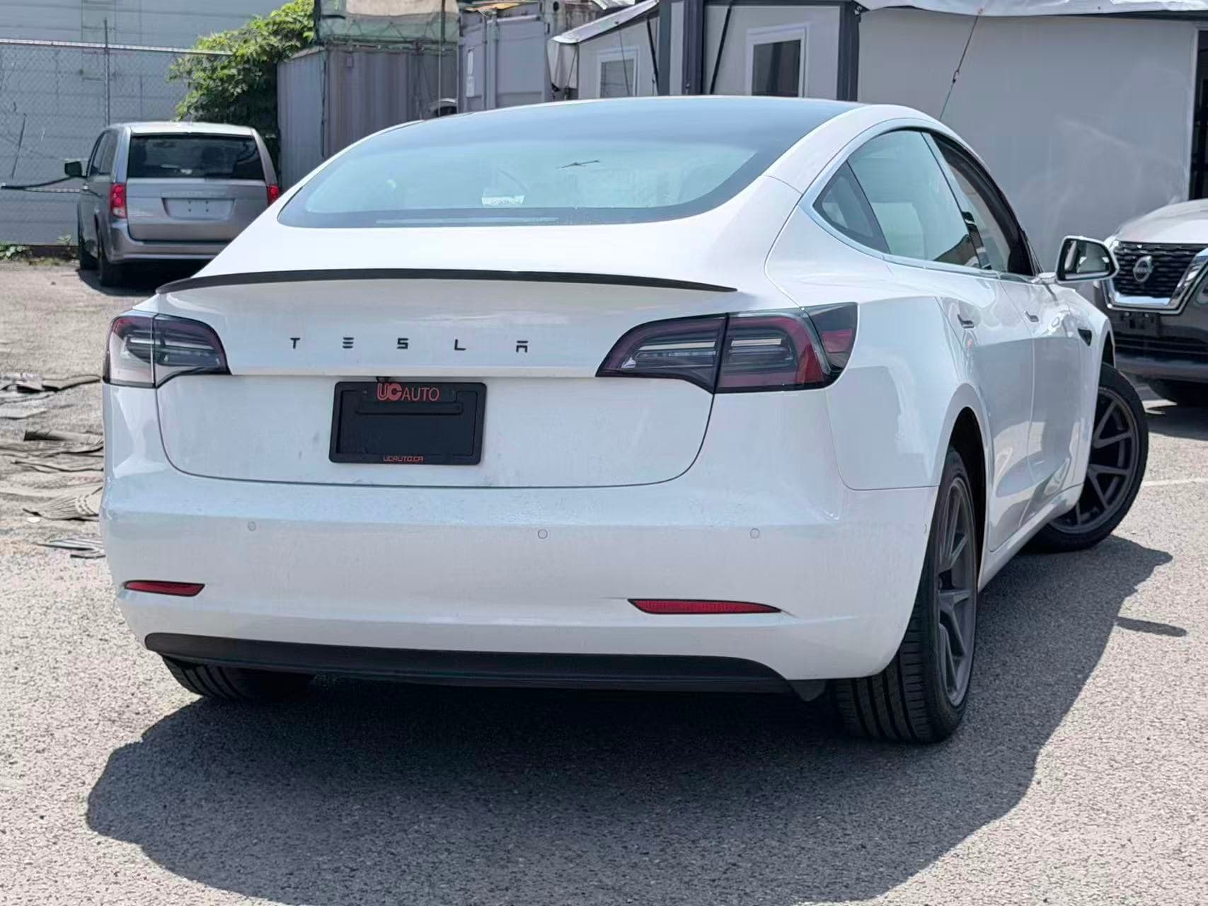 2019 Tesla Model 3 Standard Range RWD/ CLEAN TITLE/ WHITE INTERIOR/ YOKE STEERING WHEELS