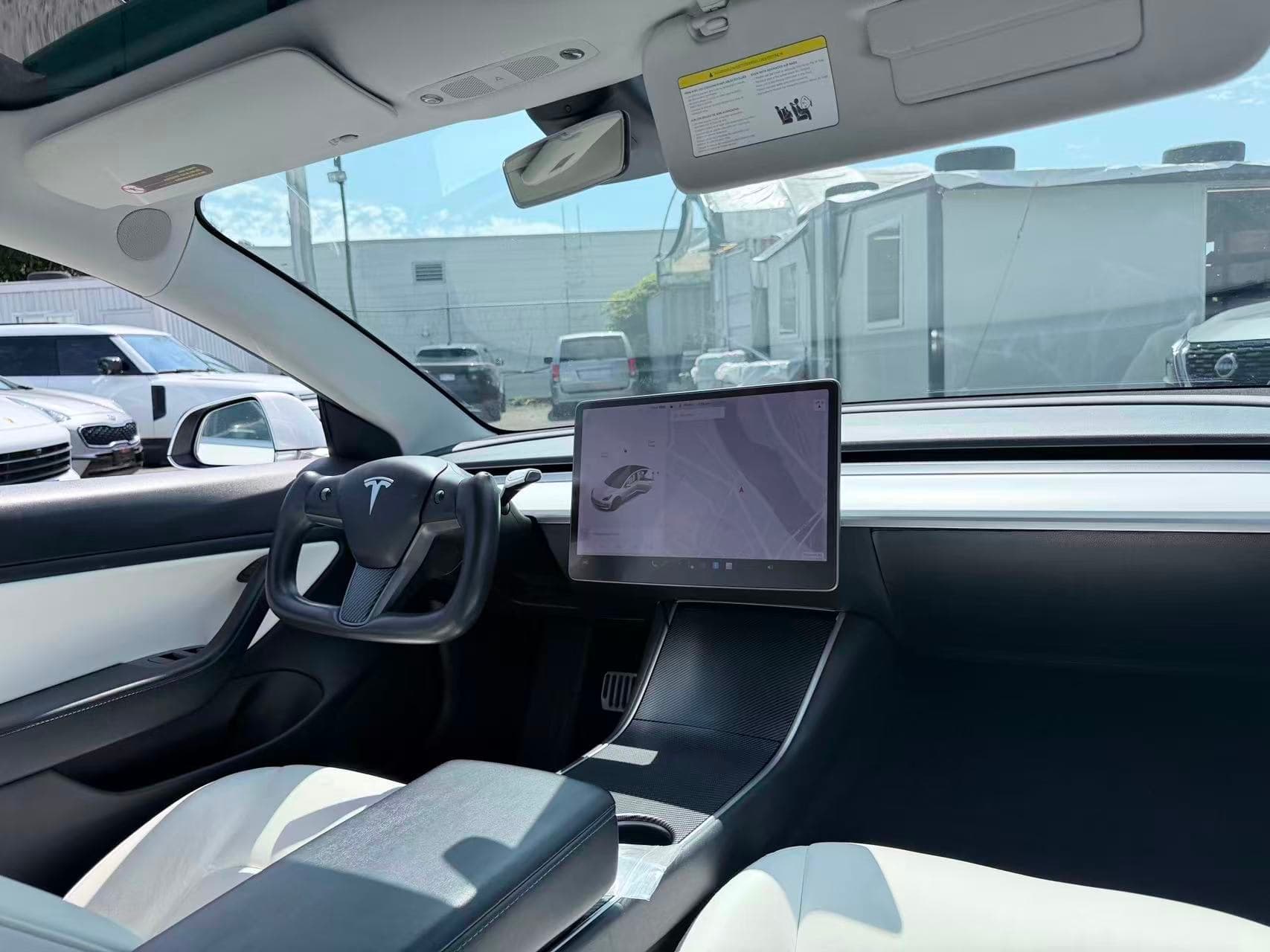 2019 Tesla Model 3 Standard Range RWD/ CLEAN TITLE/ WHITE INTERIOR/ YOKE STEERING WHEELS