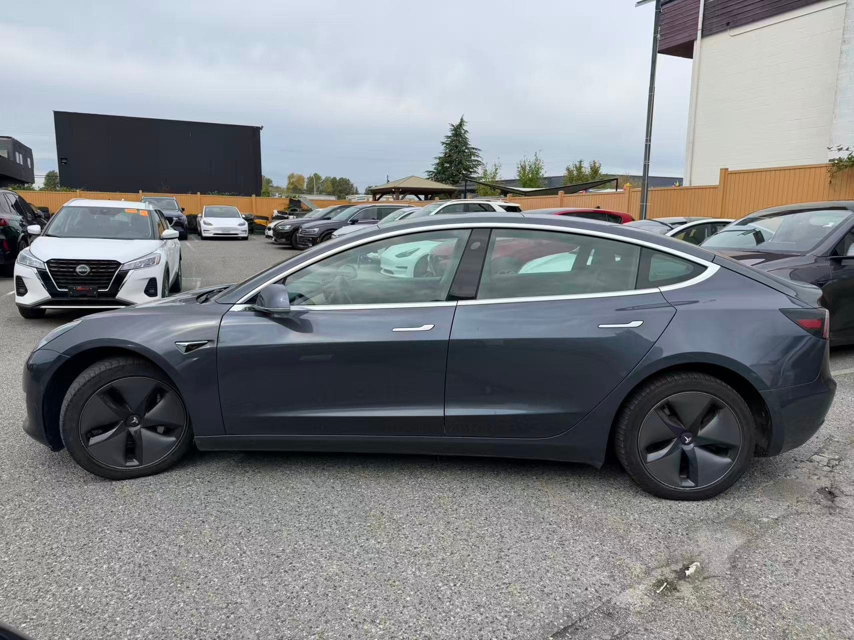 2020 Tesla Model 3 Standard Range Plus RWD/ CLEAN TITLE/ BC LOCAL