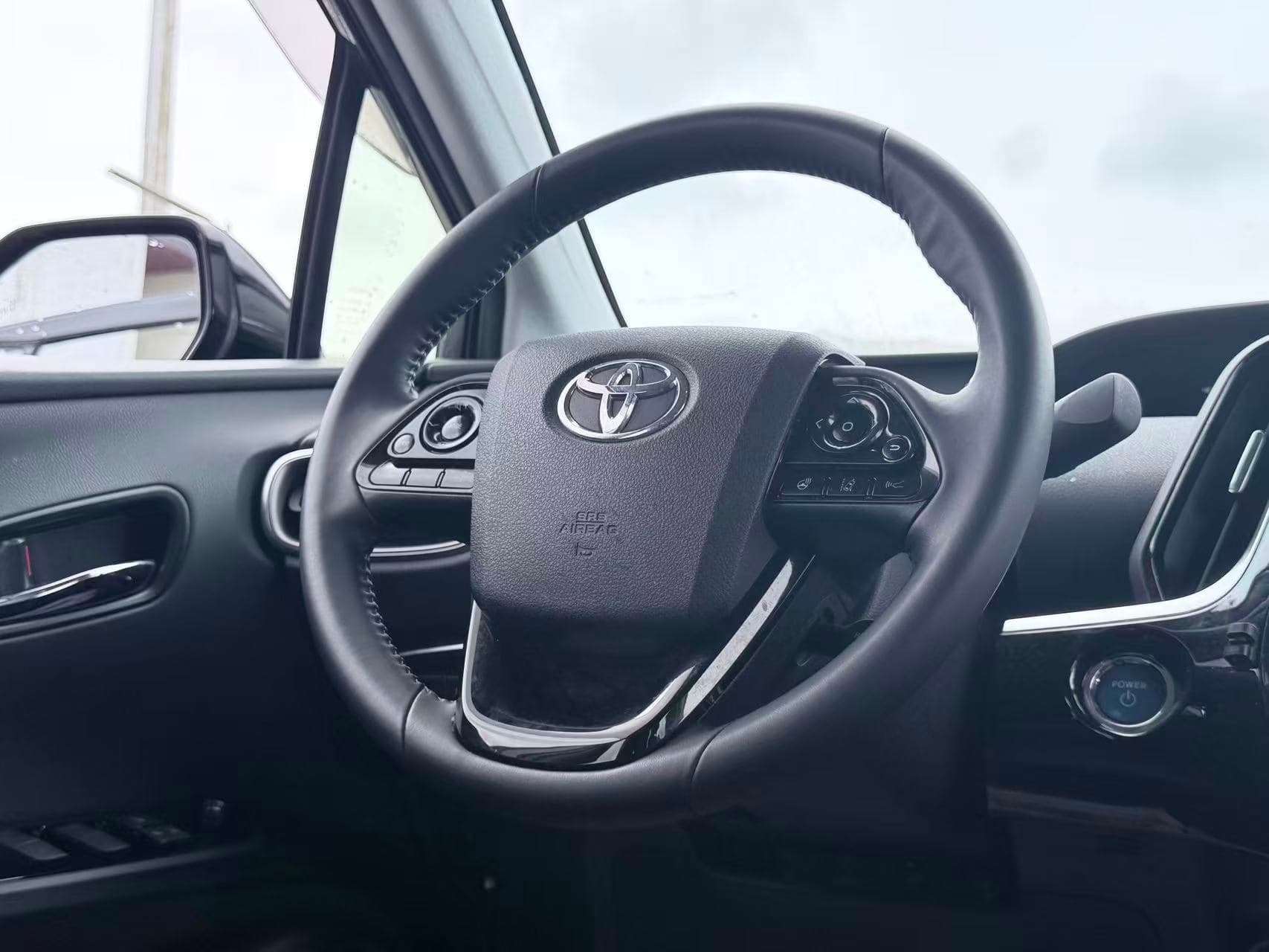 2020 Toyota Prius Prime UPGRADE/ TECH PKG/ CLEAN TITLE/ BC LOCAL