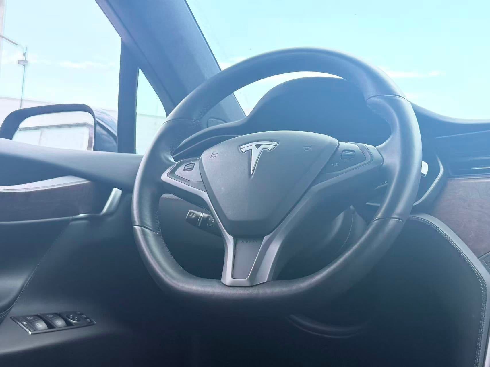 2021 Tesla Model X Long Range Plus AWD/ CLEAN TITLE/ BC LOCAL