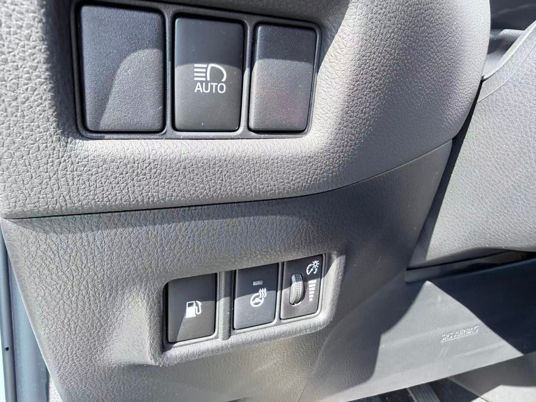 2021 Toyota C-HR LE/ CLEAN TITLE/ BC LOCAL/ ONE OWNER