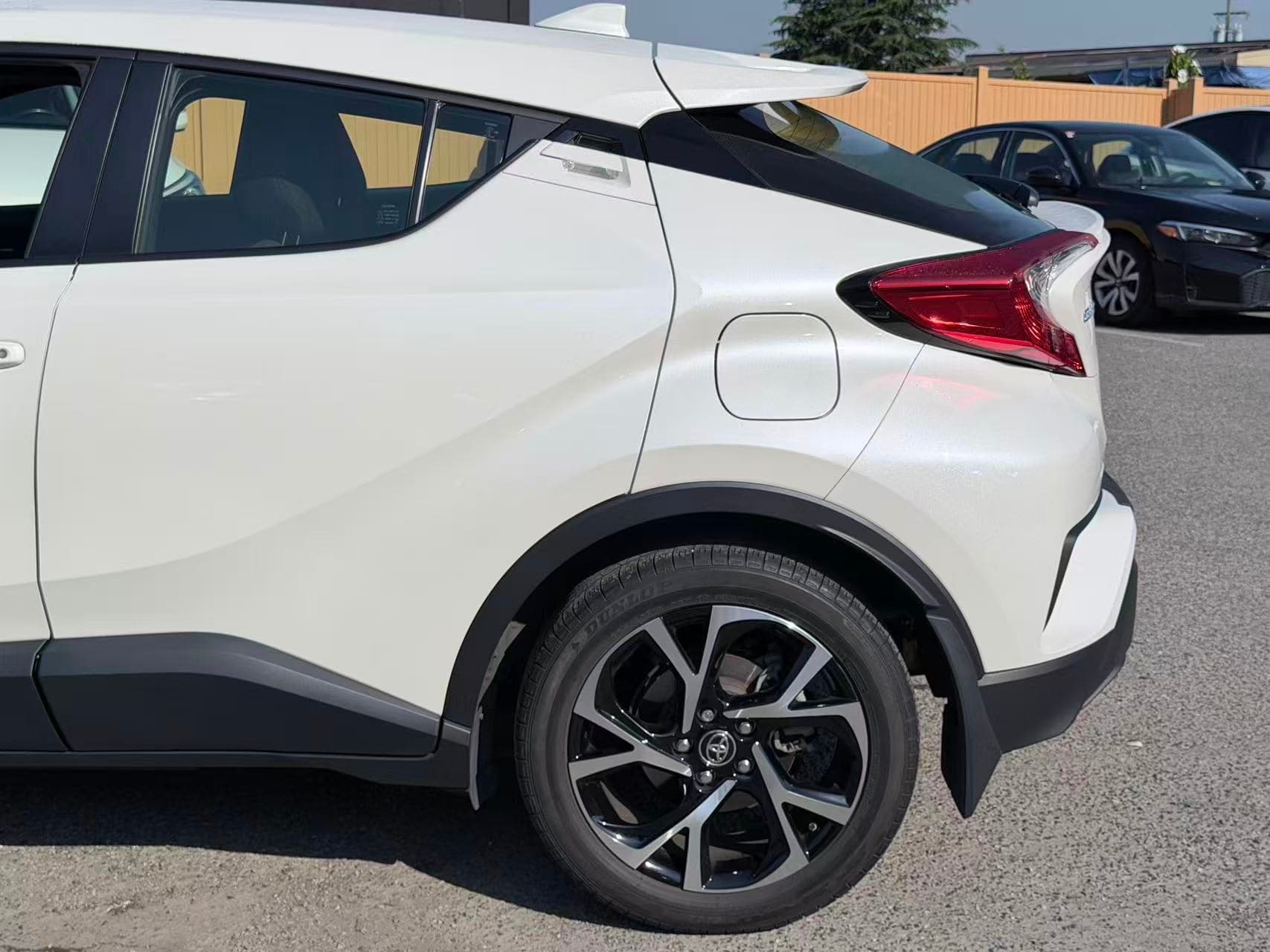 2021 Toyota C-HR LE/ CLEAN TITLE/ BC LOCAL/ ONE OWNER