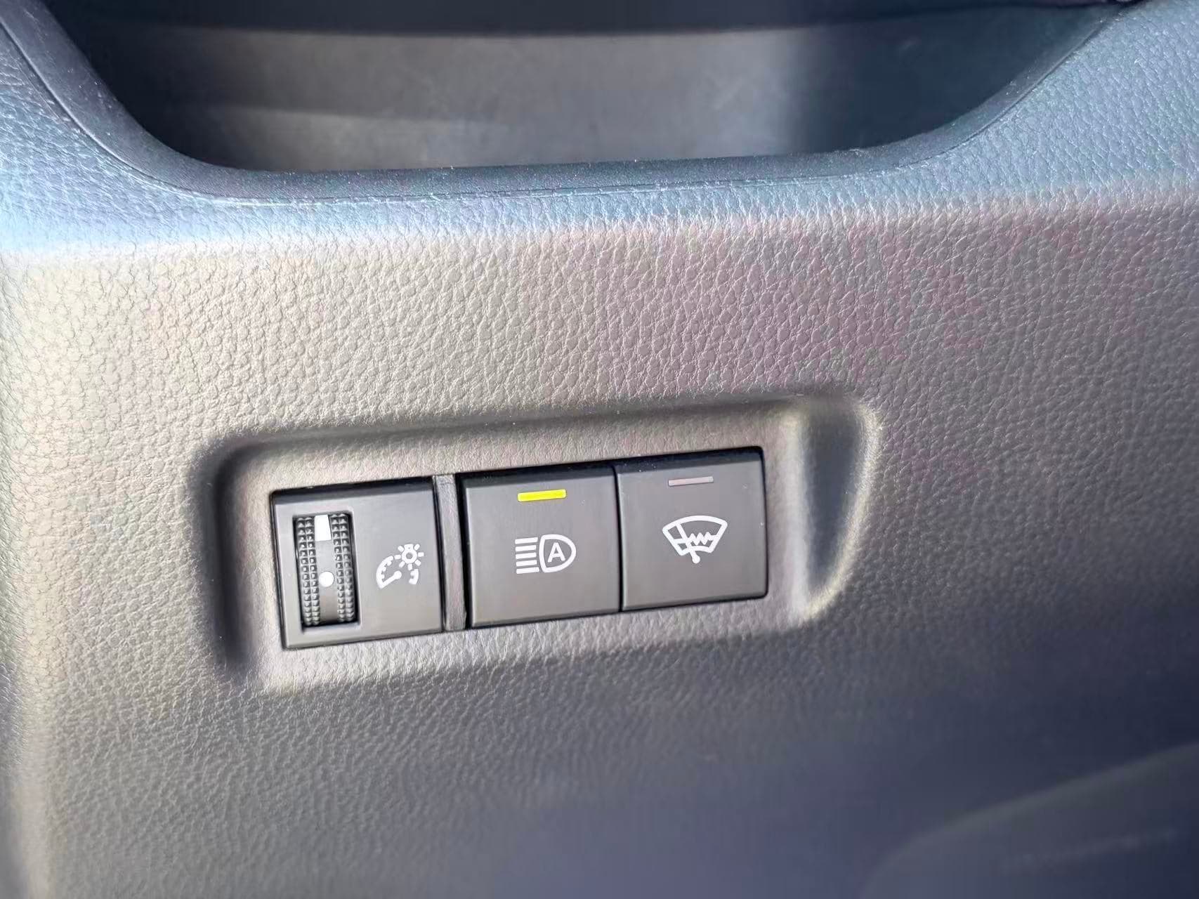 2021 Toyota RAV4 LE AWD/ CLEAN TITLE/ BC LOCAL