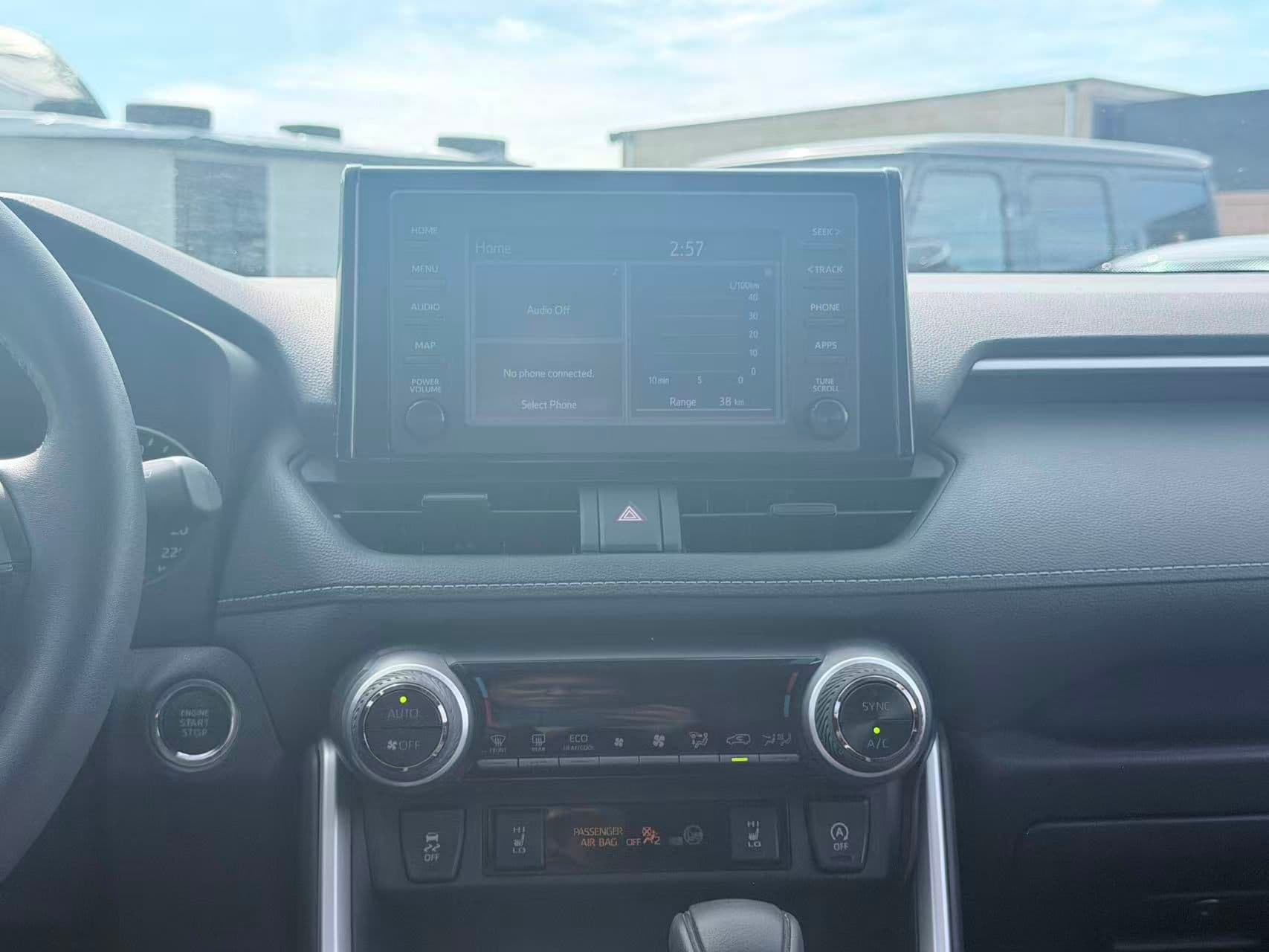 2022 Toyota RAV4 XLE AWD/ CLEAN TITLE/ BC LOCAL