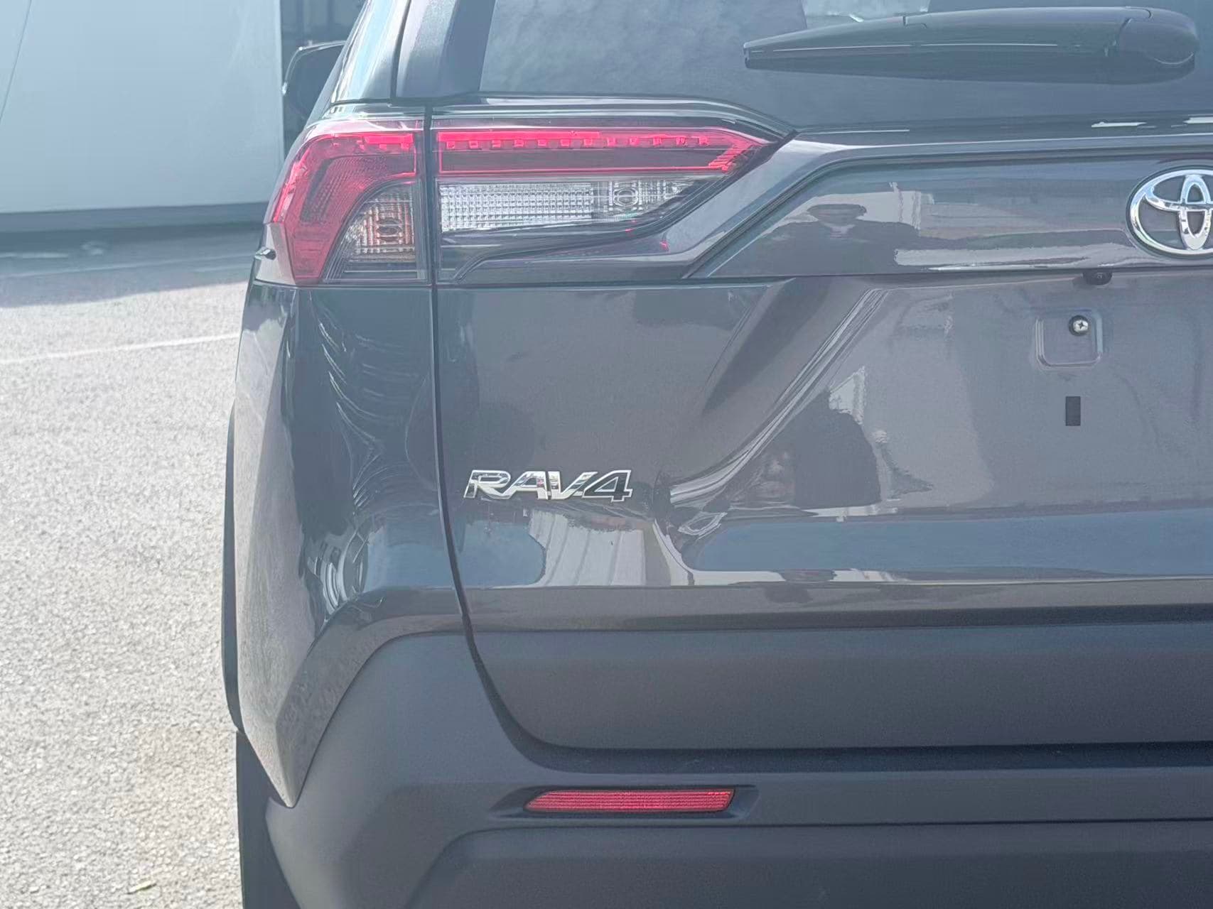 2022 Toyota RAV4 XLE AWD/ CLEAN TITLE/ BC LOCAL