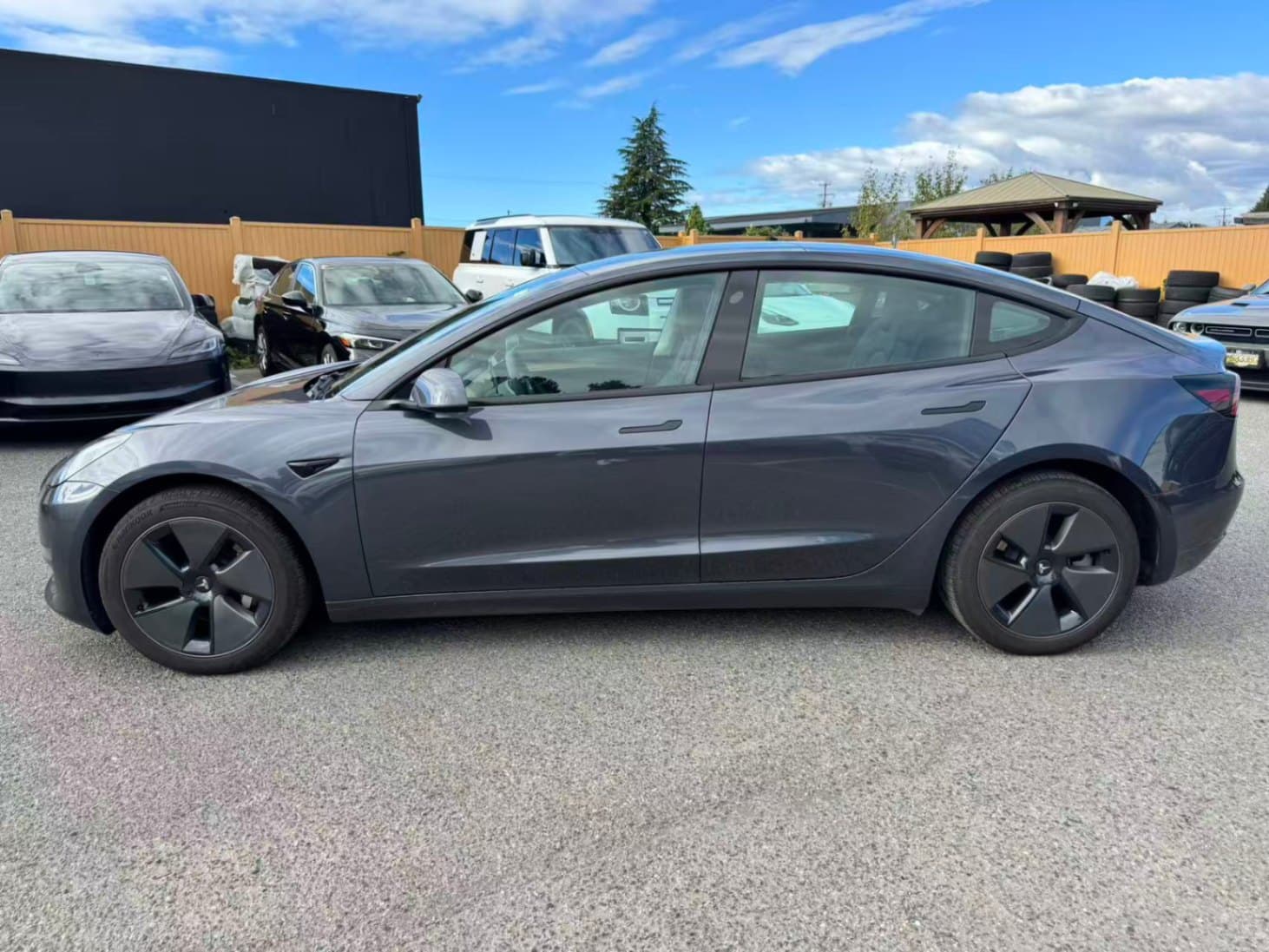 2023 Tesla Model 3 RWD NO ACCIDENTS,BC LOCAL,ONE OWNER
