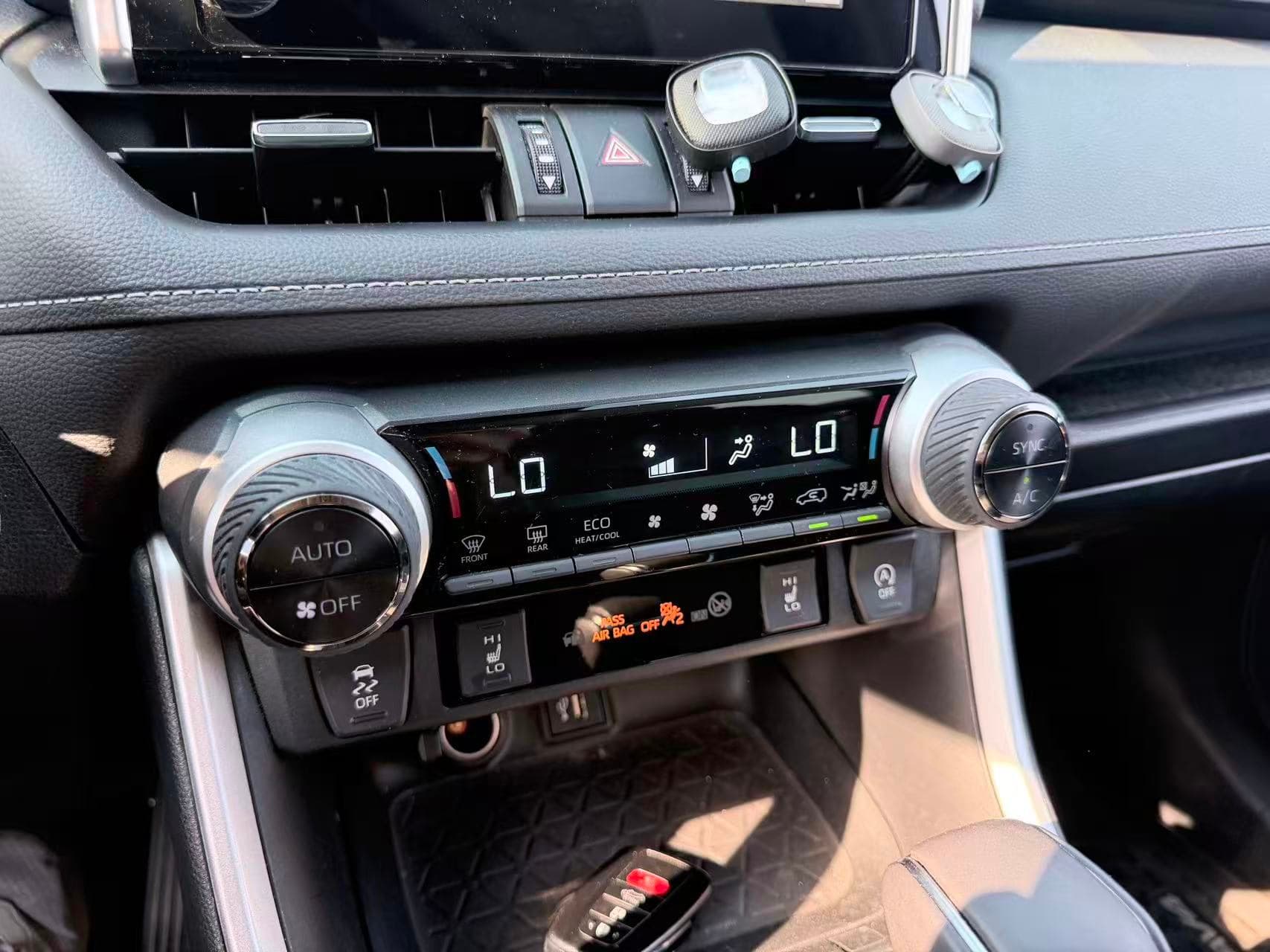 2023 Toyota RAV4 XLE PREMIUM AWD/ NO ACCIDENT/ BC LOCAL/ ONE OWNER