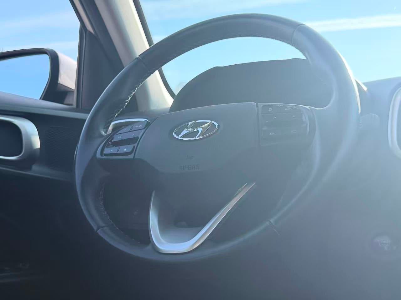 2024 Hyundai Venue Preferred IVT/ CLEAN TITLE/ BC LOCAL