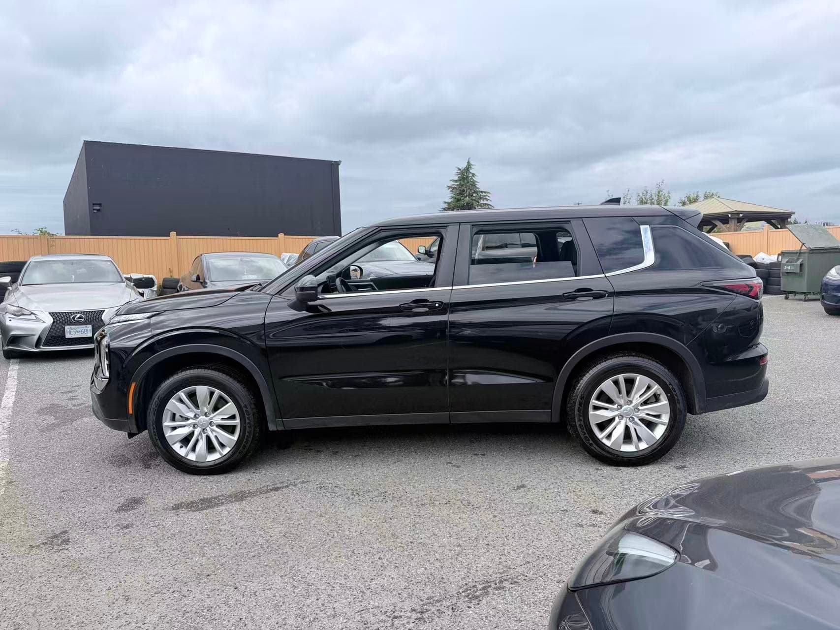 2025 Mitsubishi Outlander ES S-AWC/ NO ACCIDENT/ BC LOCAL