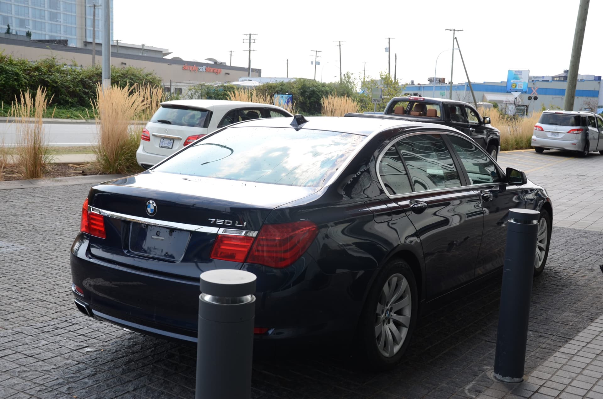 2011 BMW 7-Series 4dr Sdn 750Li xDrive AWD