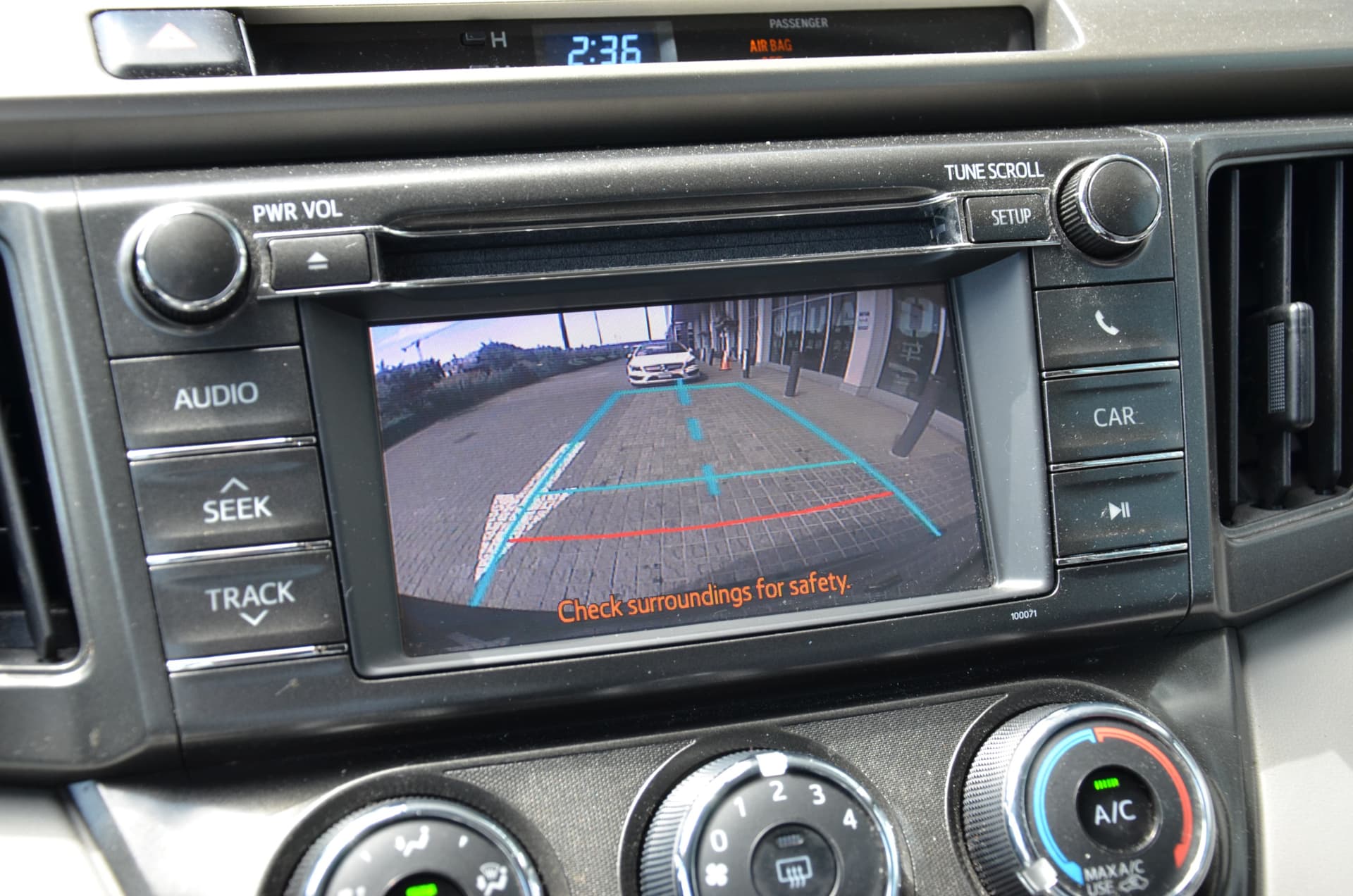2013 Toyota RAV4 AWD 4dr LE