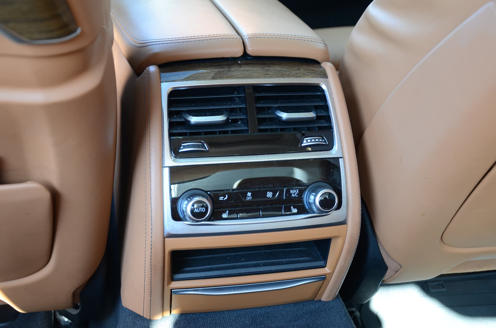 2016 BMW 7-Series 4dr Sdn 750Li xDrive AWD