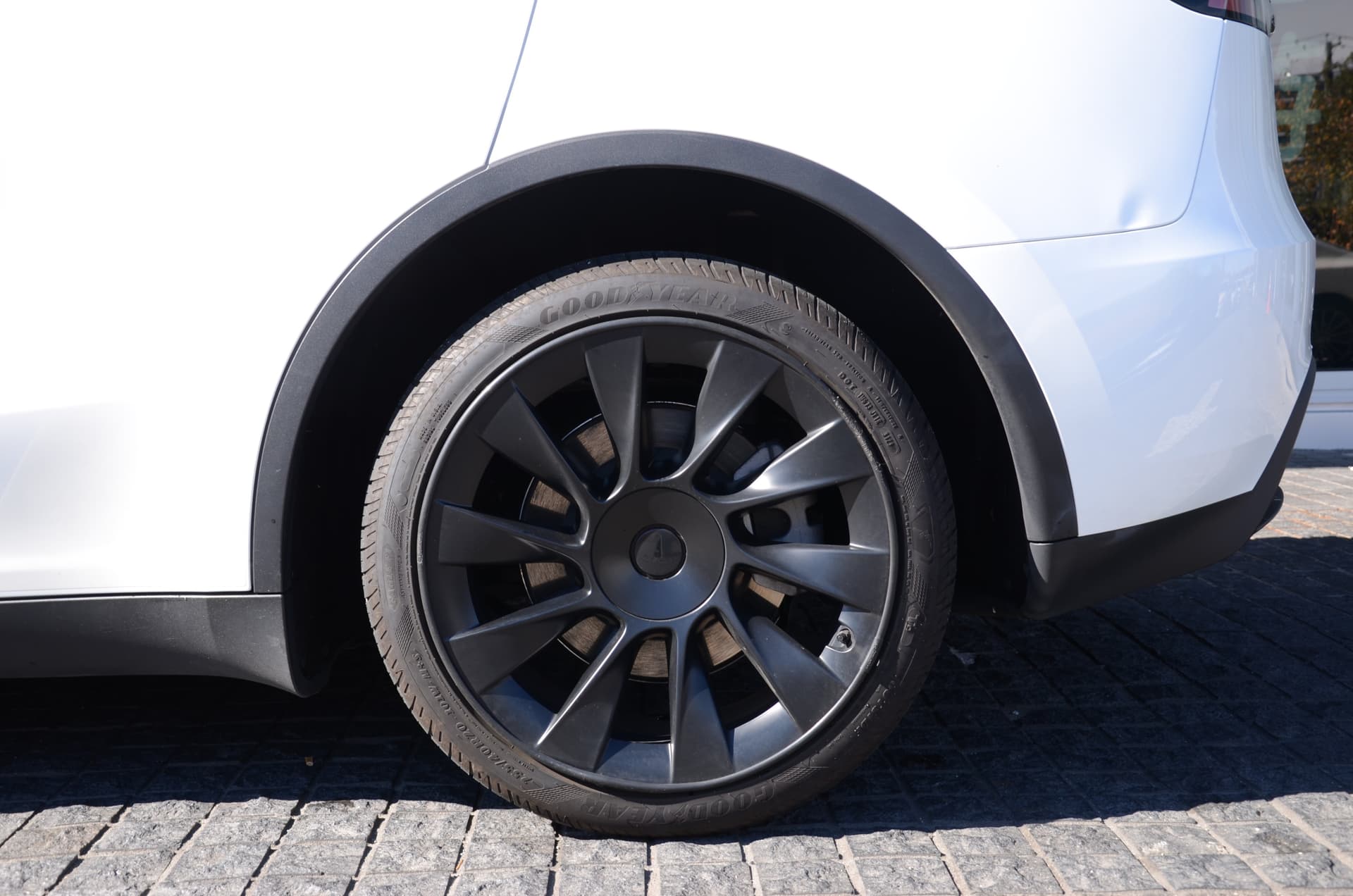 2024 Tesla Model Y Long Range AWD