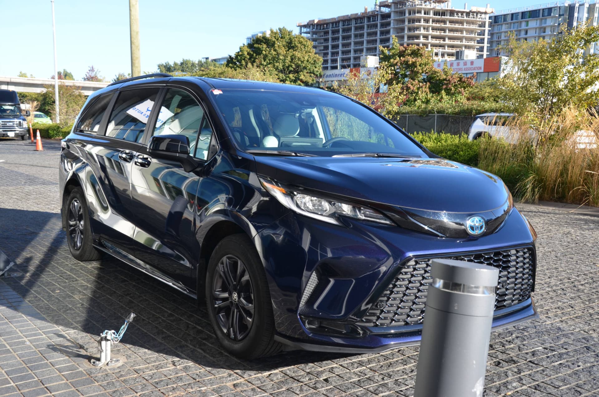 2025 Toyota Sienna XSE 7-Passenger AWD