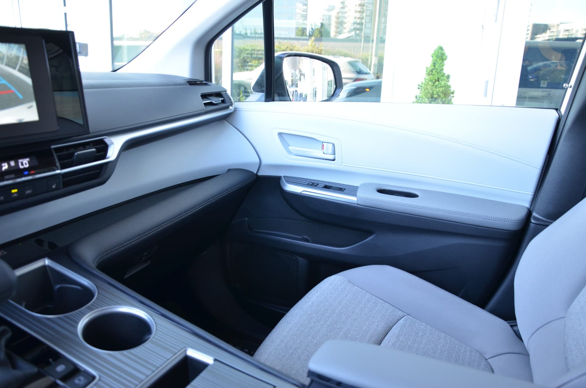 2026 Toyota Sienna LE 8-Passenger AWD