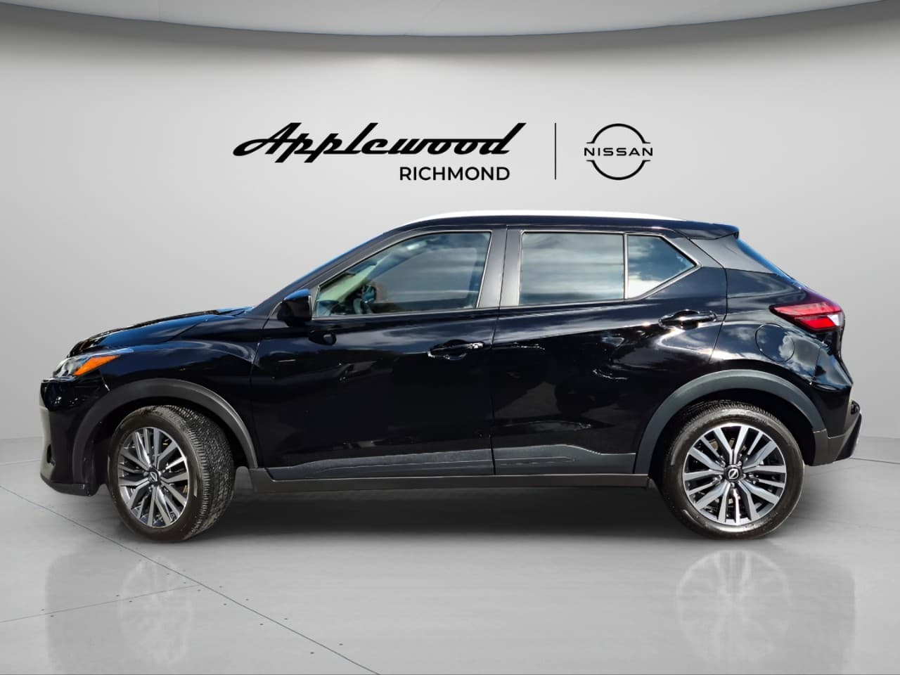 2025 Nissan Kicks Play SV CVT