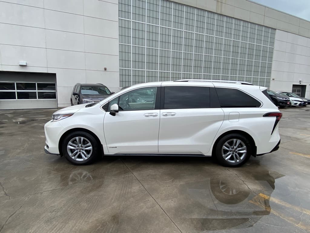 2021 Toyota Sienna Limited 7-Passenger
