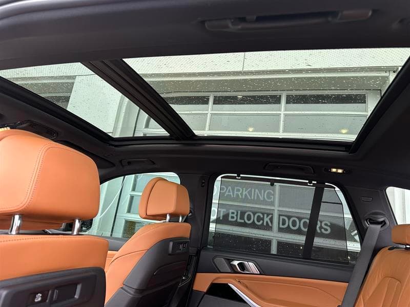 2022 BMW X5 M50i