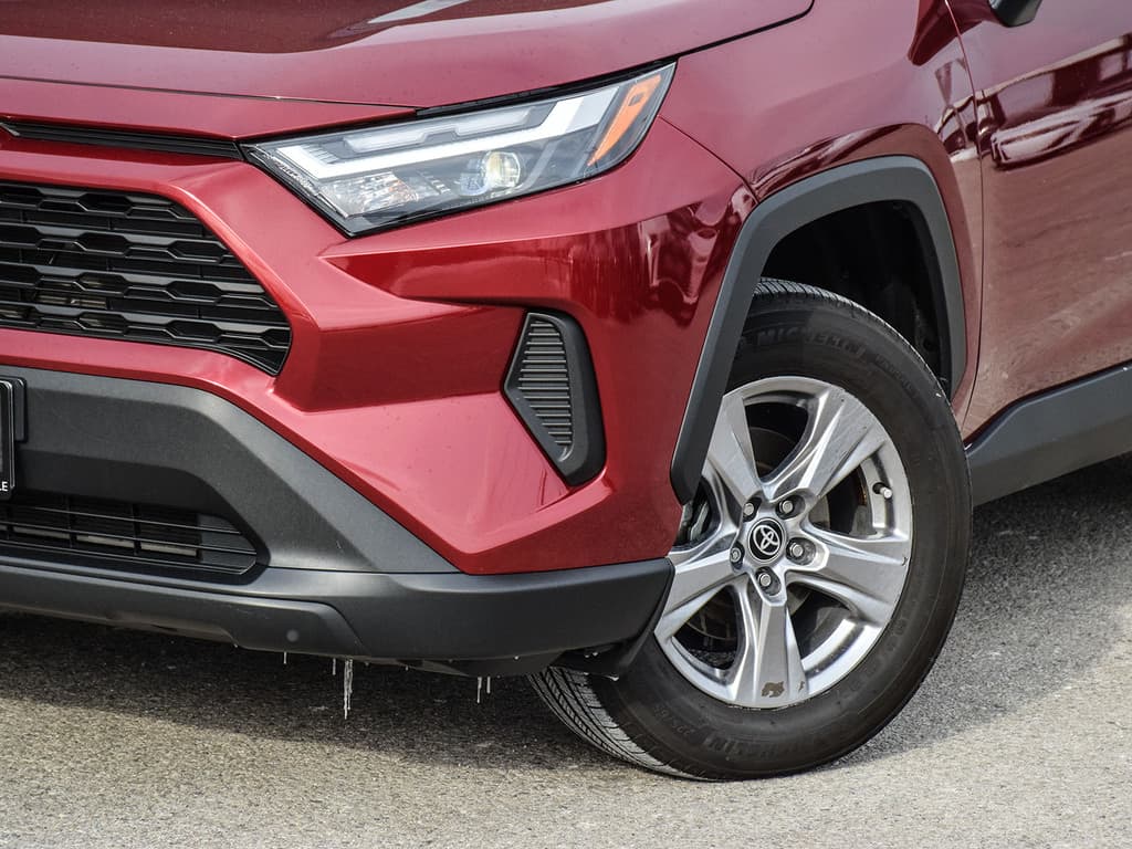 2022 Toyota  RAV4  XLE AWD 
