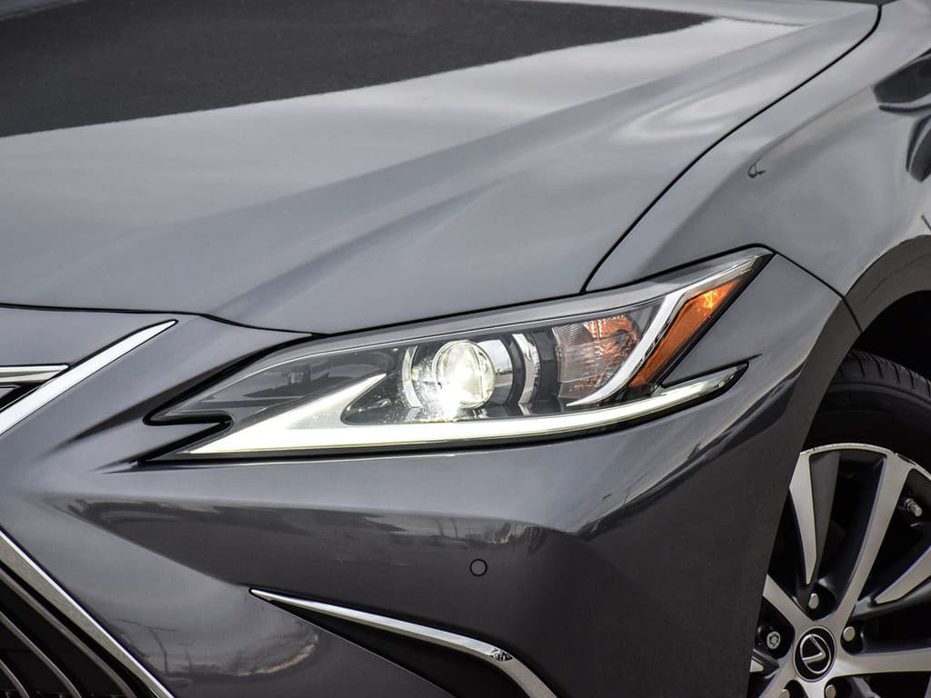 2021 Lexus ES 300h Premium Package
