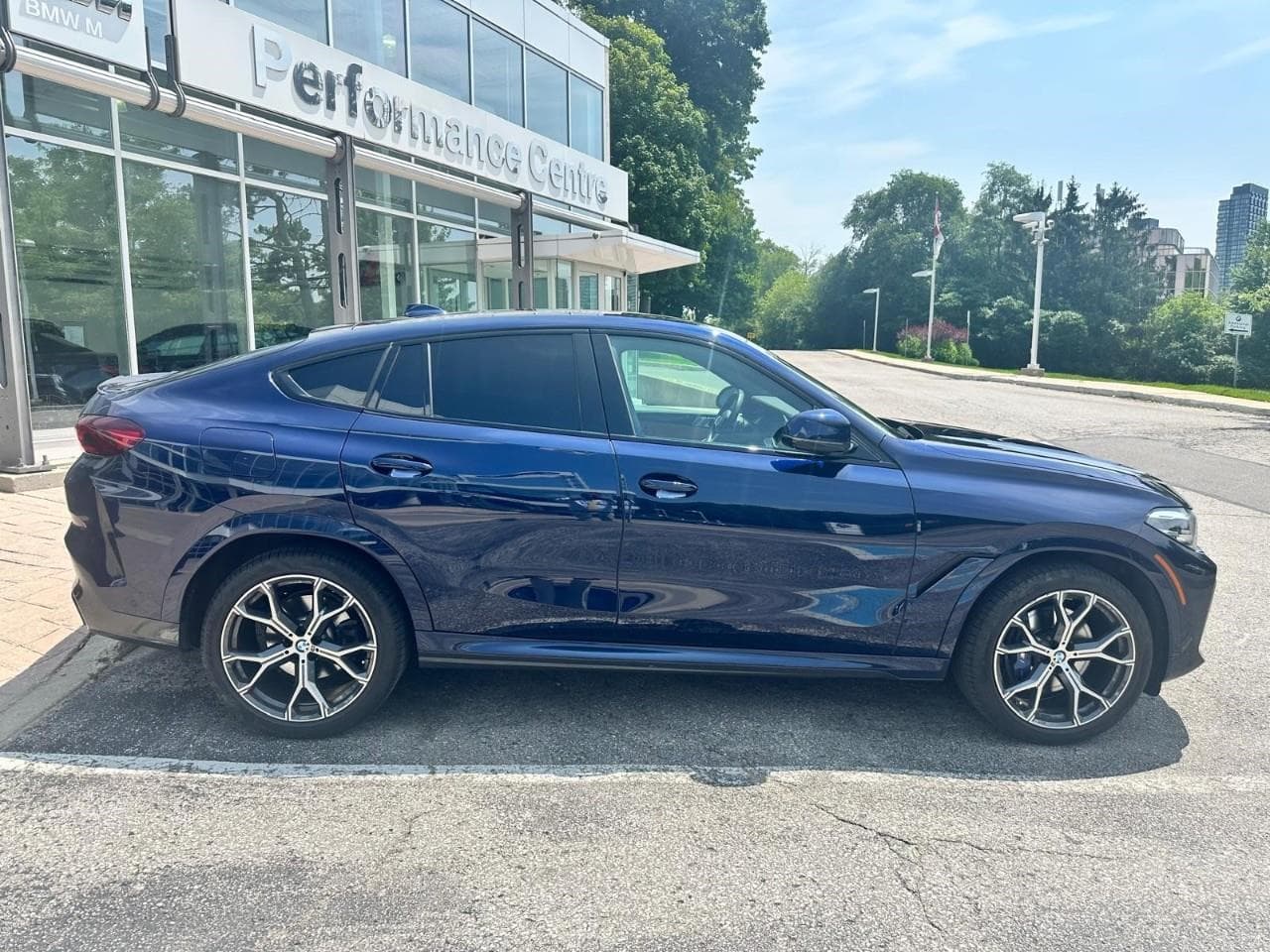 2023 BMW X6 xDrive40i