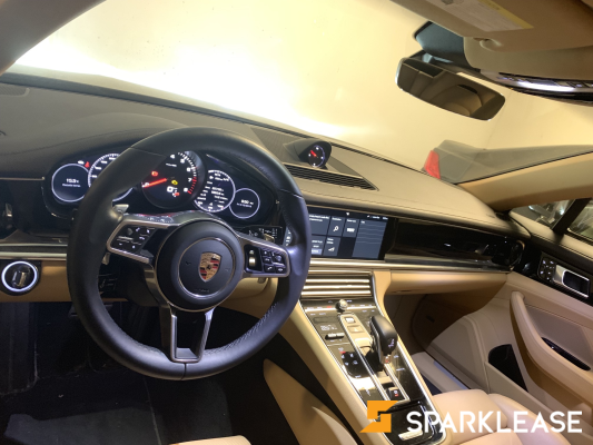 2017 Porsche Panamera 4