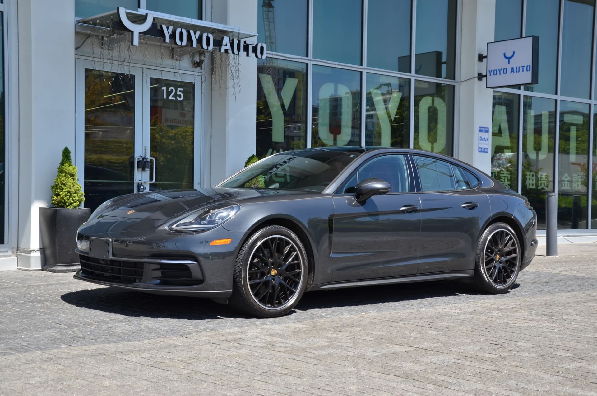 2018 Porsche Panamera AWD