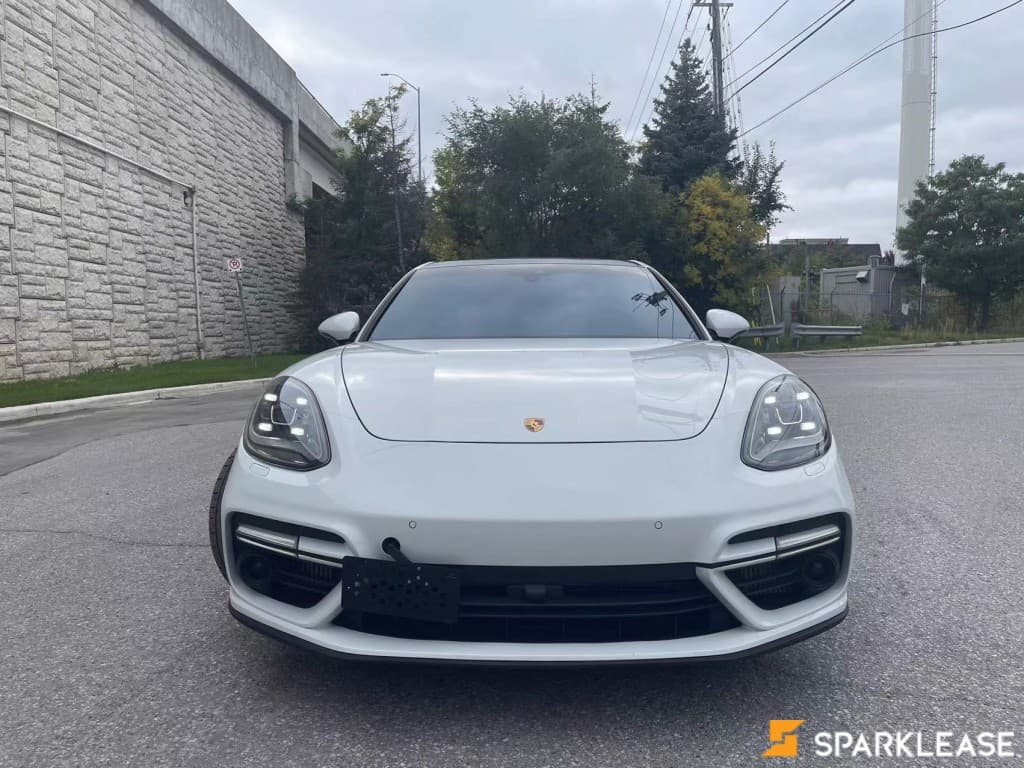 2017 Porsche Panamera 4dr HB Turbo