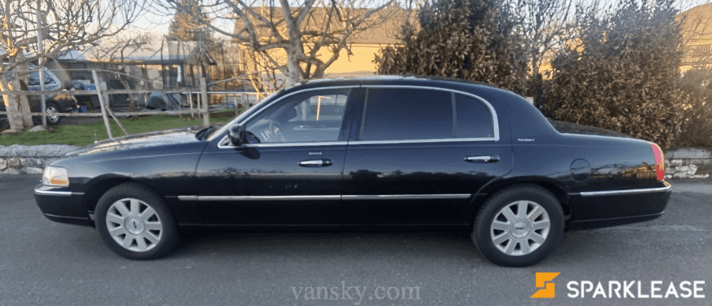2011 Lincoln Town Car 