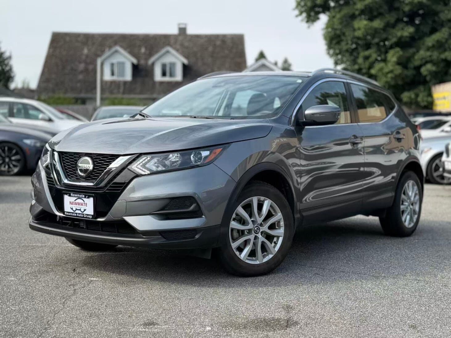 2023 Nissan Qashqai SV. LOW KILOMETRES. ALL-WHEEL DRIVE TRIM.