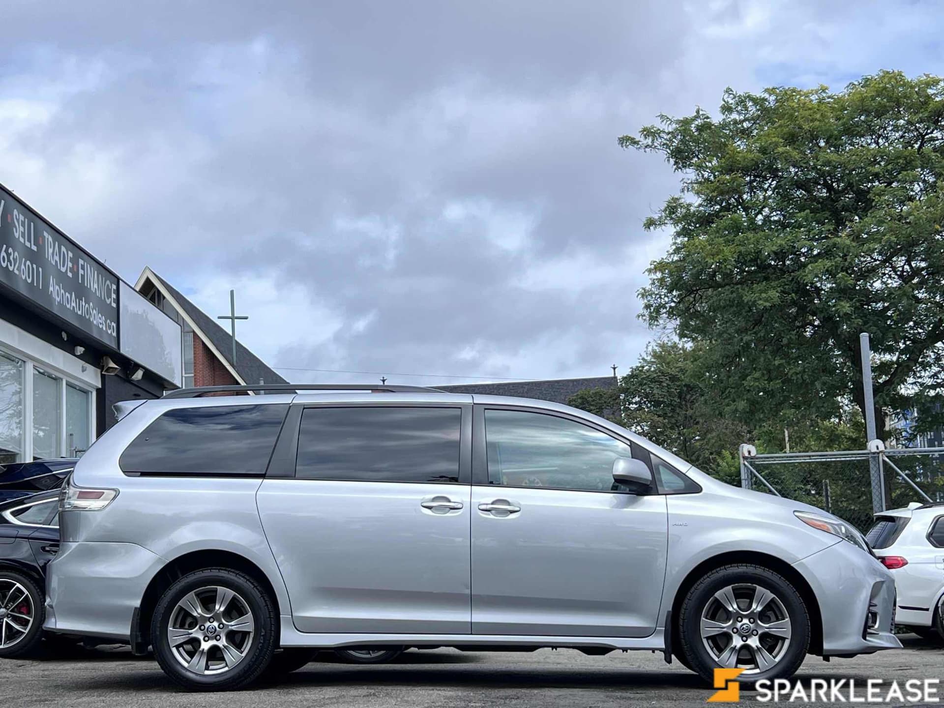 2019 Toyota  Sienna  SE 7-Passenger AWD 