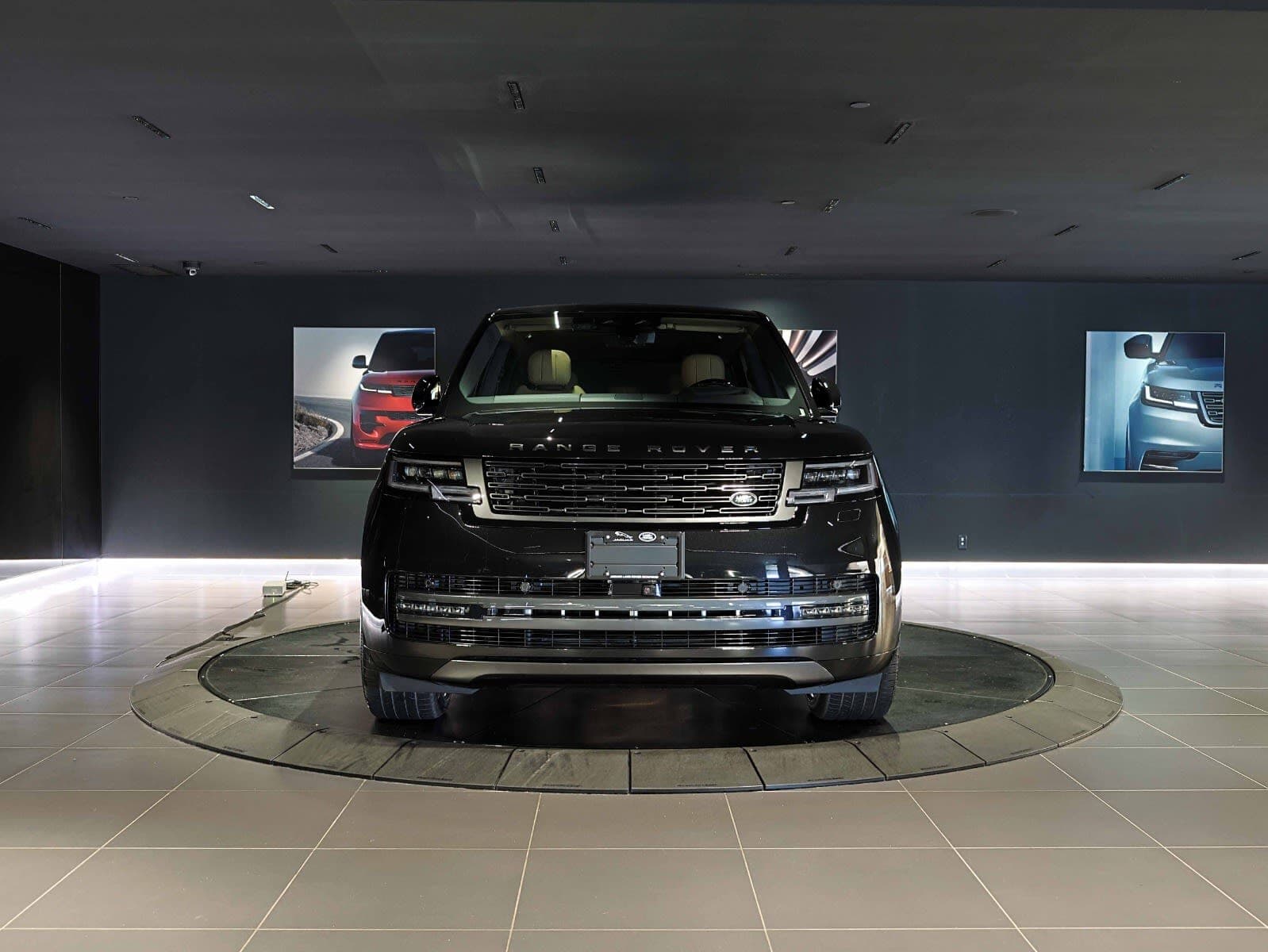 2026 Land Rover Range Rover SE