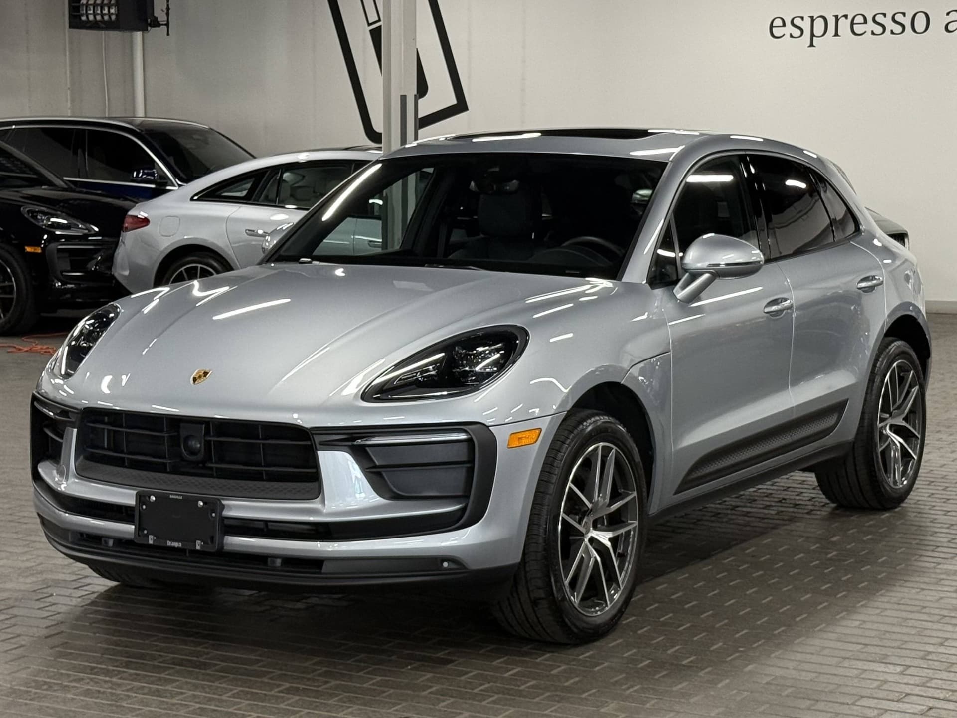 2025 Porsche Macan AWD | PREMIUM PACKAGE PLUS