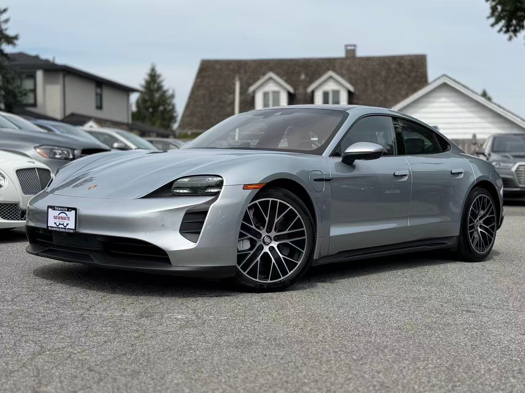 2020 Porsche Taycan 4S. FULLY LOADED. LOW KILOMETRES. SPORT CHRONO PACKAGE. SPORTDESIGN PACKAGE.
