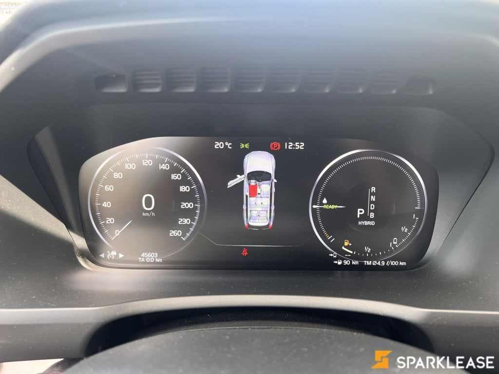 2019 Volvo XC90 T8 eAWD Plug-In Hybrid Momentum