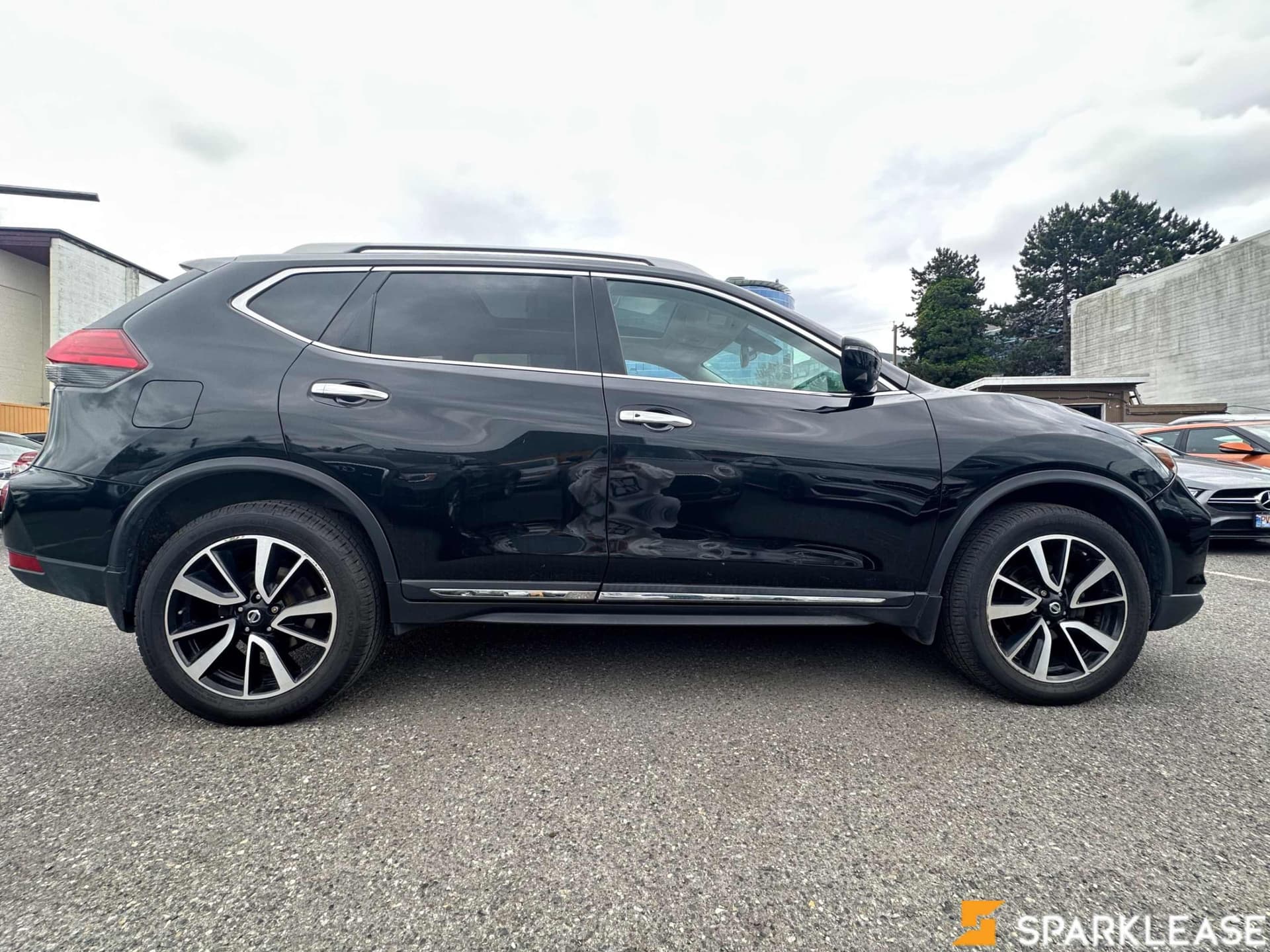 2017 Nissan  Rogue  AWD 4dr SL Platinum 