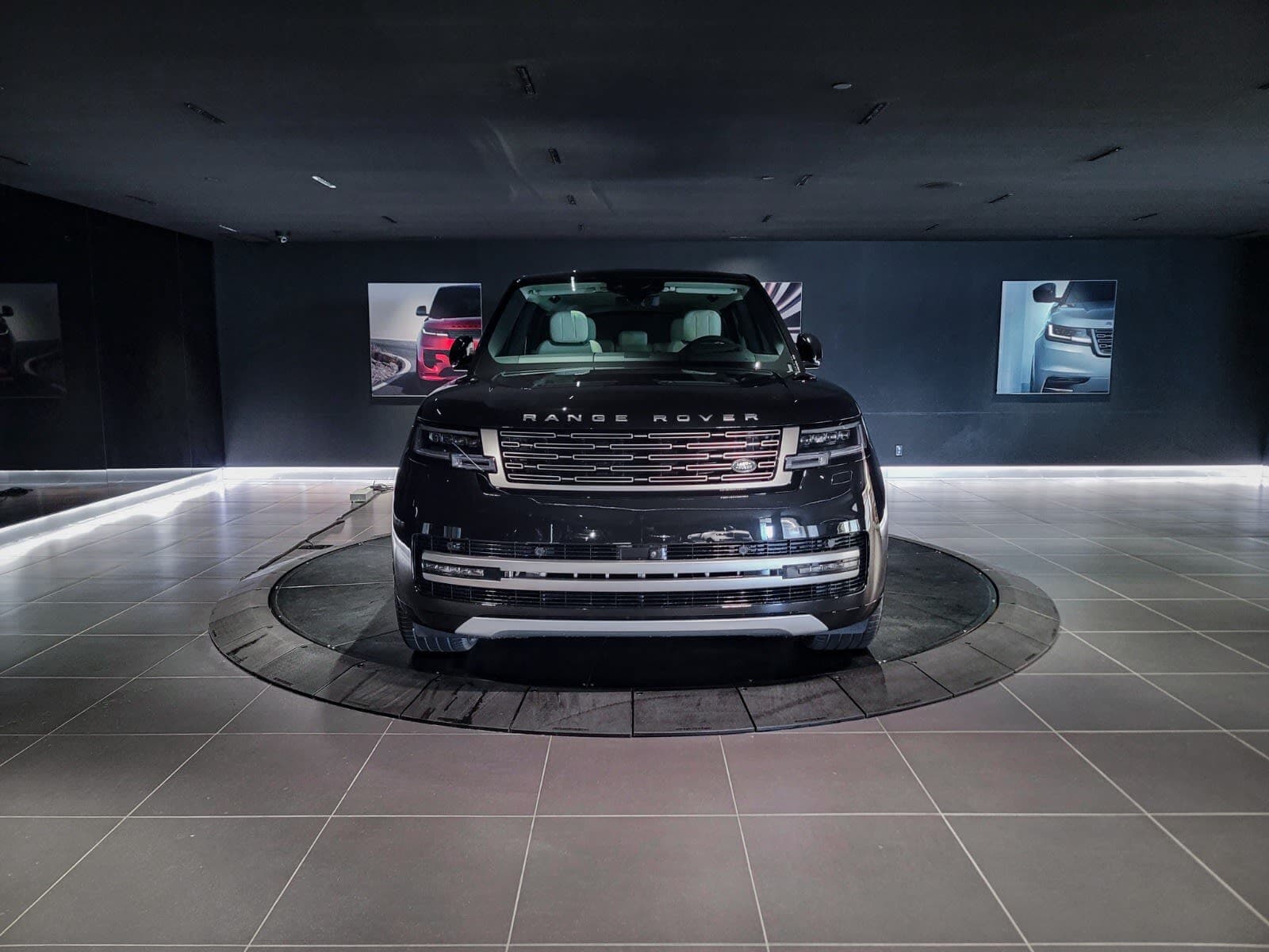 2026 Land Rover Range Rover SE