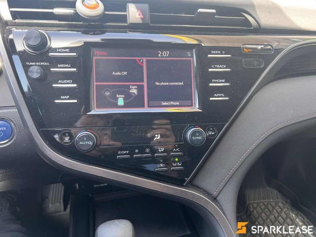 2019 Toyota  Camry  Hybrid LE Auto 