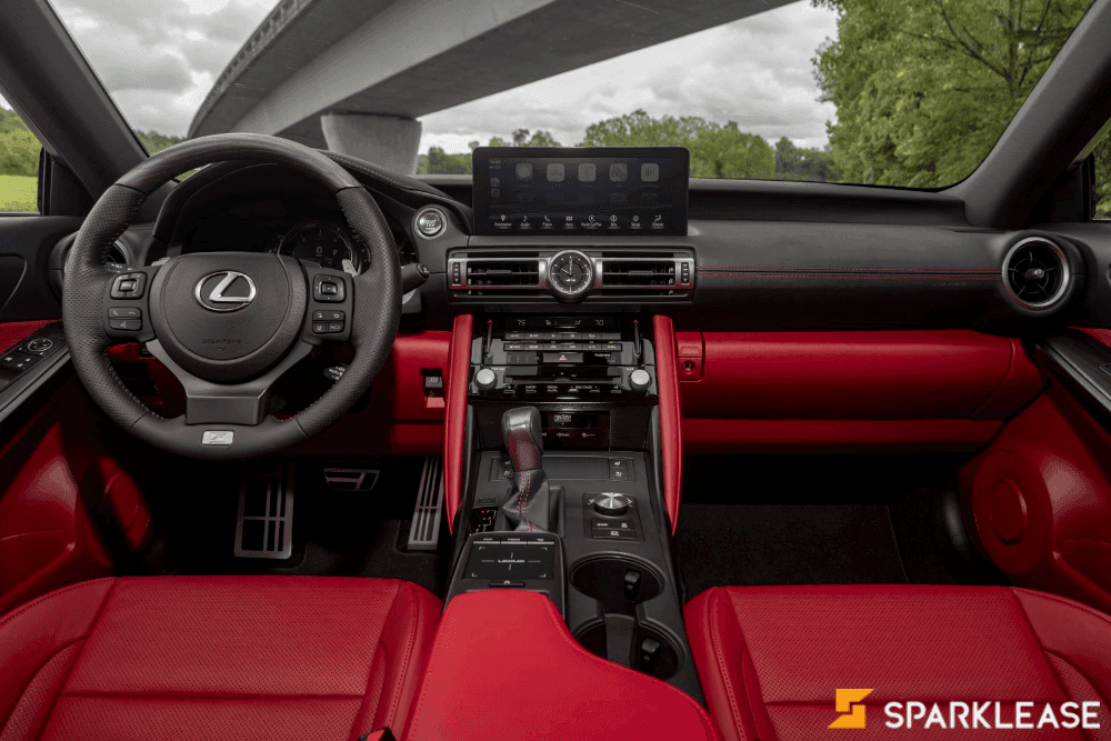 2022 Lexus IS 300 F-Sport 2  四月底到店
