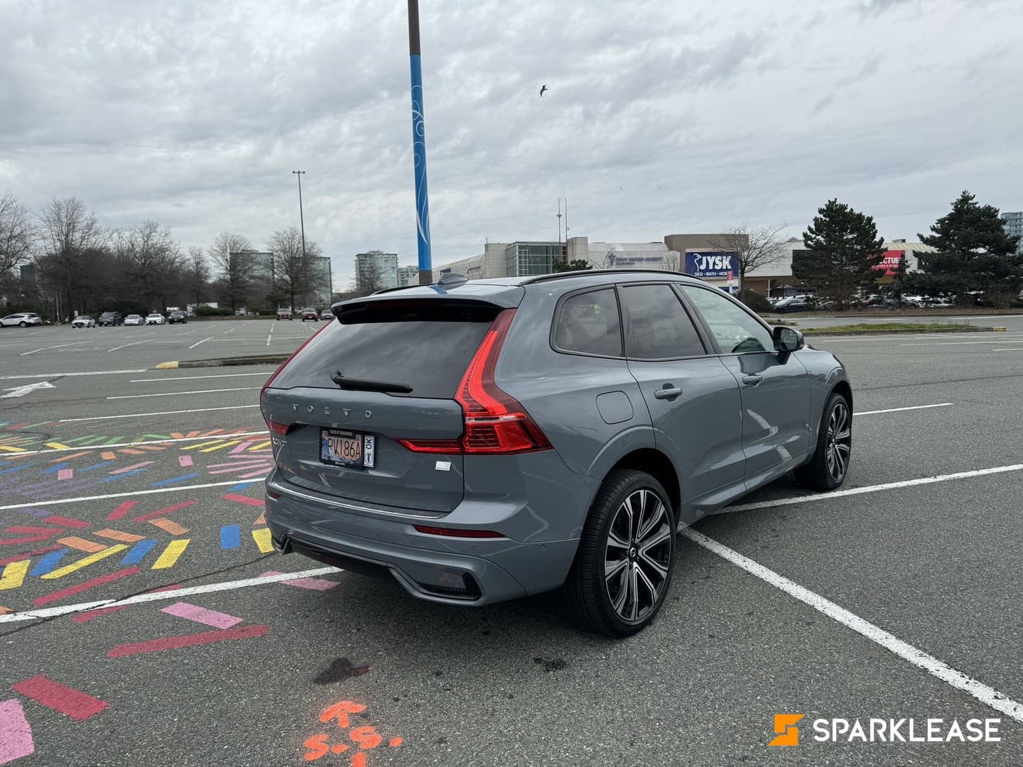 2022 Volvo XC60 Recharge T8 eAWD PHEV R-...