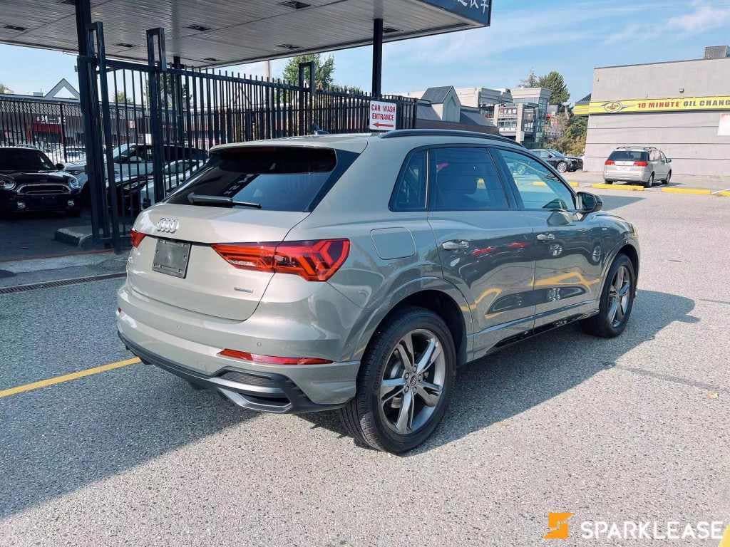 2021 Audi  Q3  Technik 45 TFSI quattro 