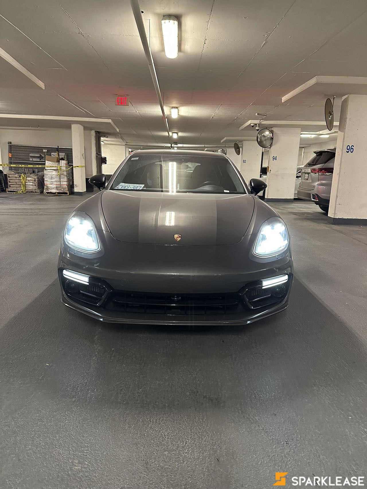 2017 Porsche Panamera 4dr HB Turbo