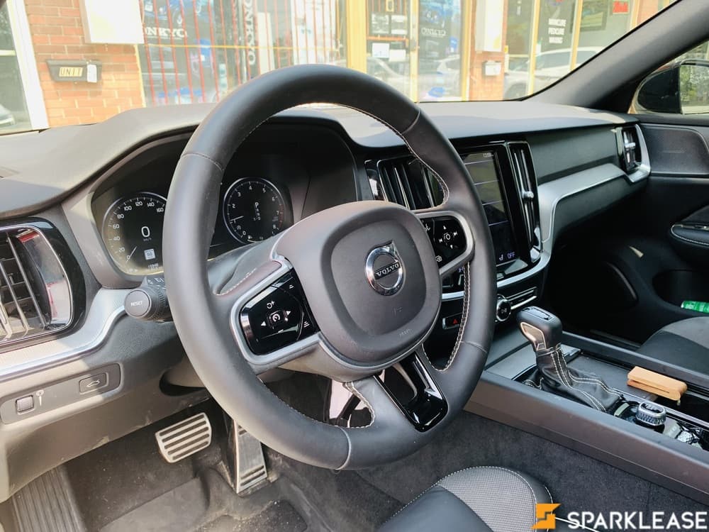 2021 Volvo V60 T6 R-design 运动款顶配