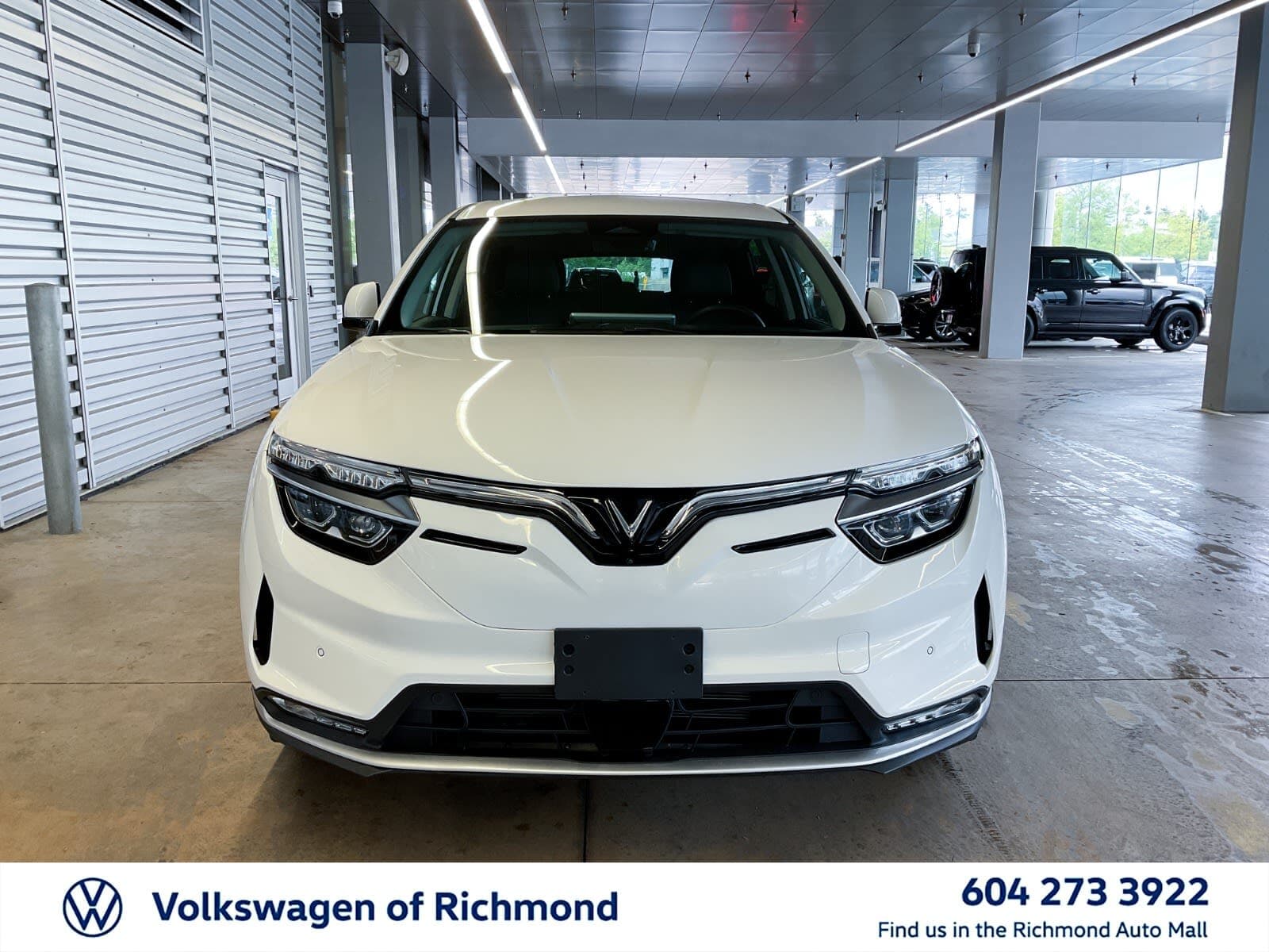 2023 VinFast VF 8 Eco