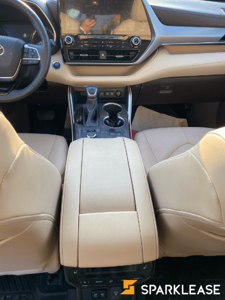 2020 Toyota Highlander limited with platinum 