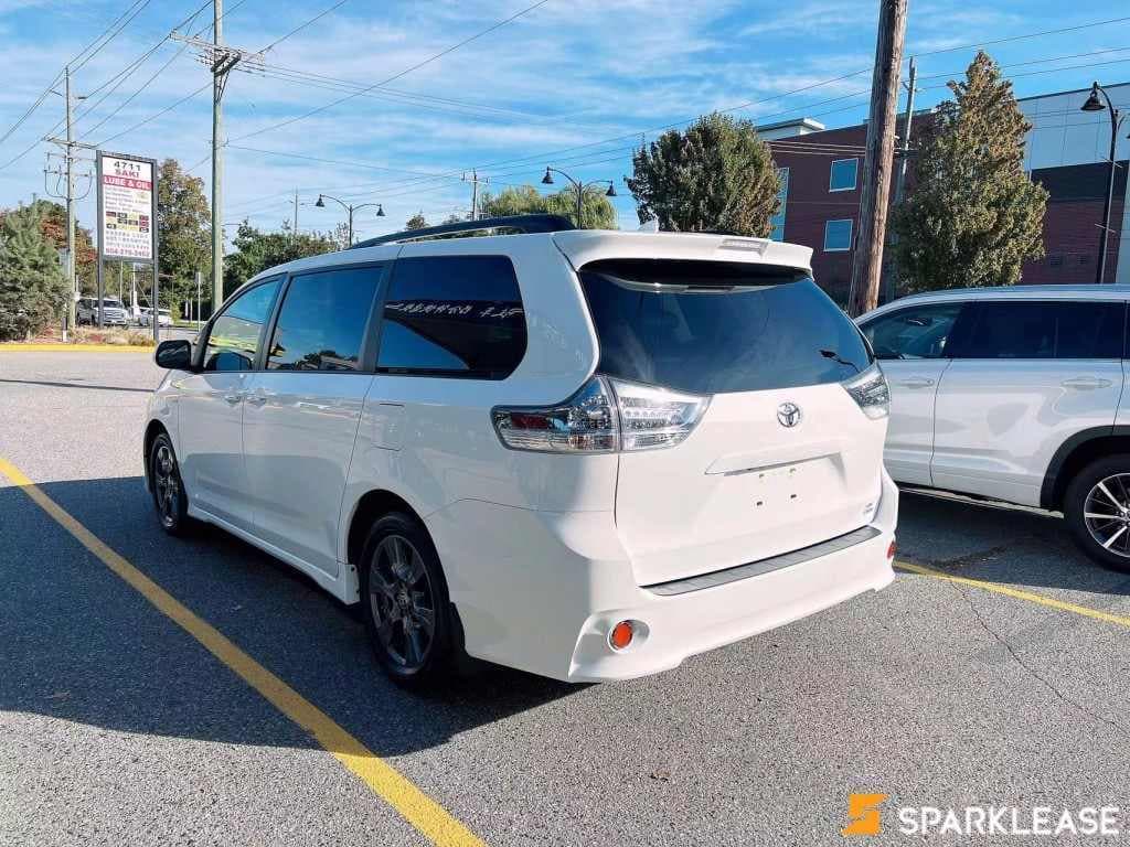 2020 Toyota Sienna SE 7-Passenger AWD